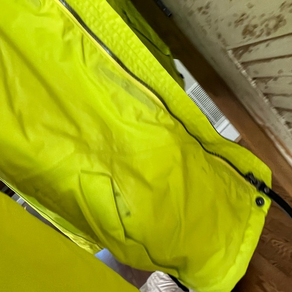 North Face  Shell neon medium women’s jacket - Picture 4 of 6